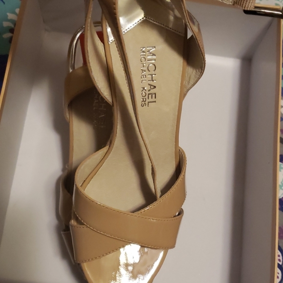 Michael Kors - Picture 1 of 3